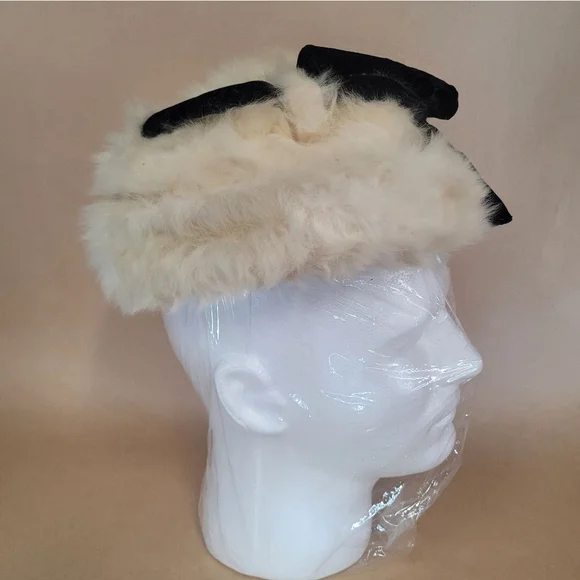 Adele & Henrietta | Accessories | Vintage Womens Adele  display picture 1